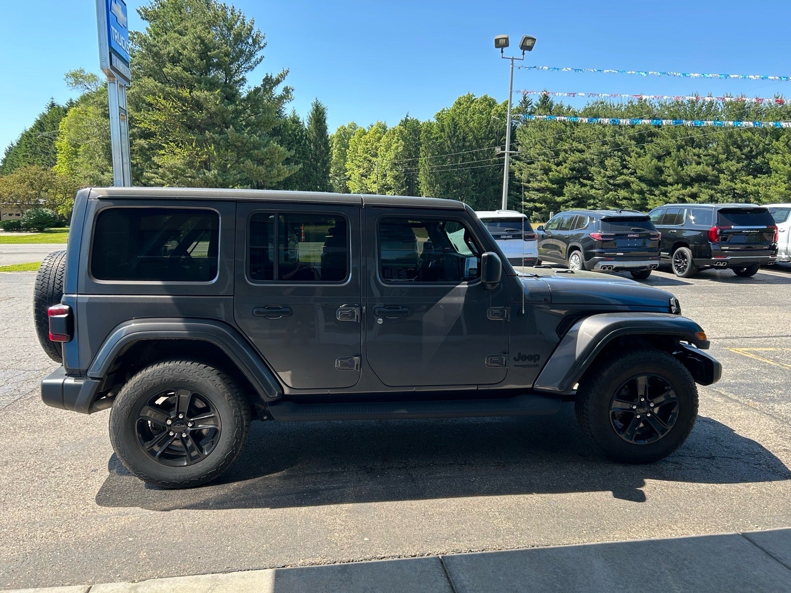 2021 Jeep Wrangler Sahara Altitude's photo
