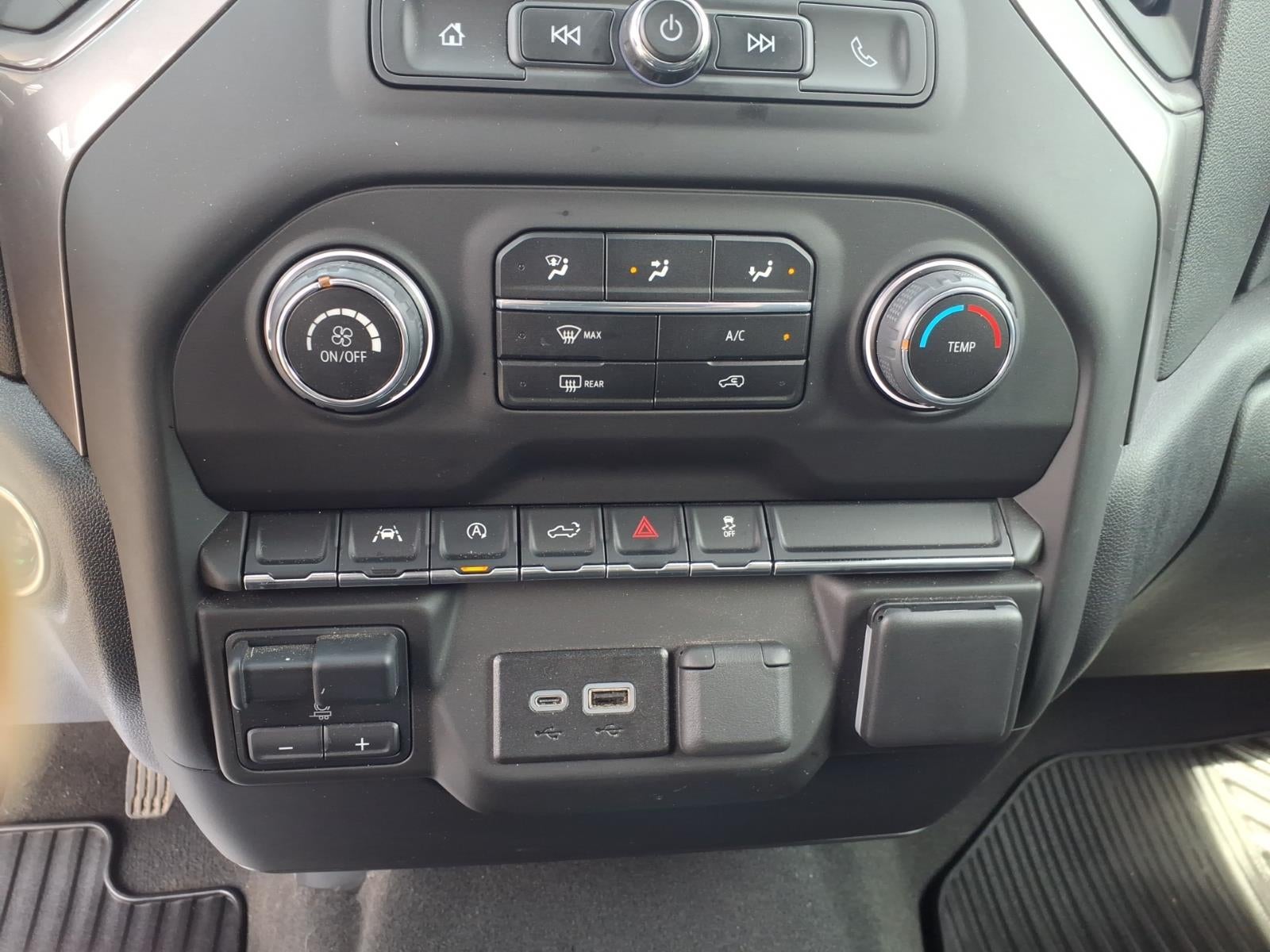 2024 Chevrolet Silverado 1500 Custom