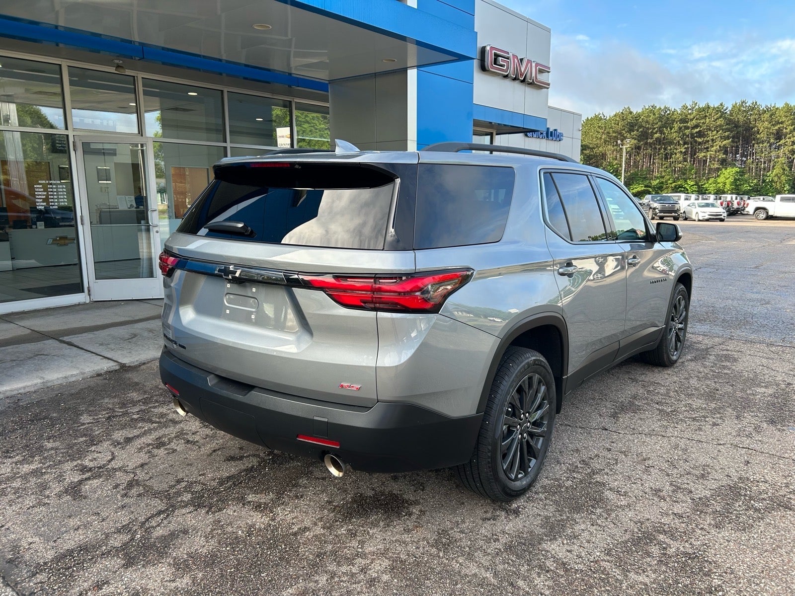2023 Chevrolet Traverse RS
