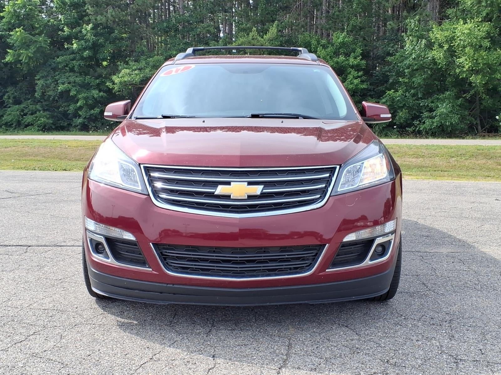 Used 2017 Chevrolet Traverse 2LT with VIN 1GNKRHKD4HJ169593 for sale in Dowagiac, MI