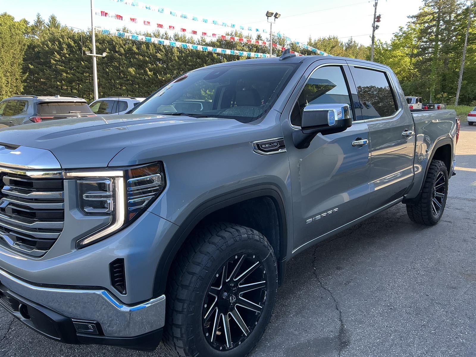 2025 GMC Sierra 1500 SLT