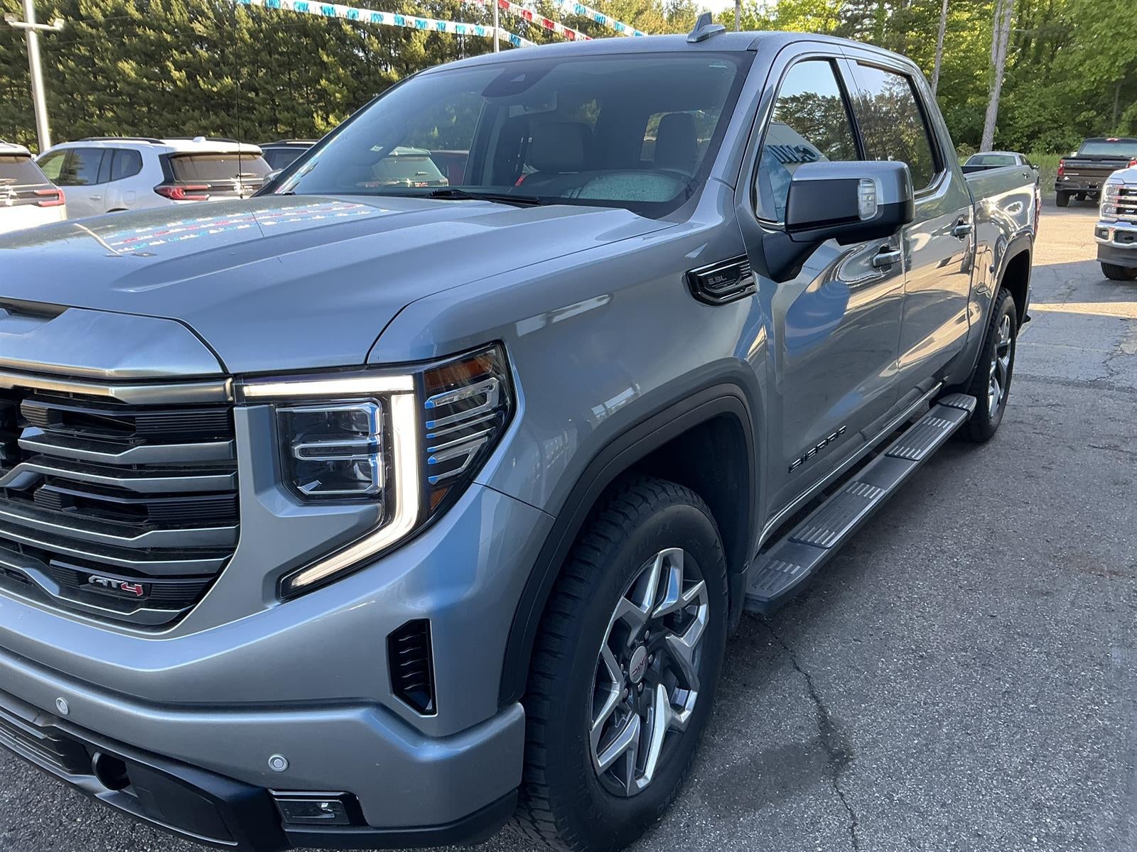 2024 GMC Sierra 1500 SLT