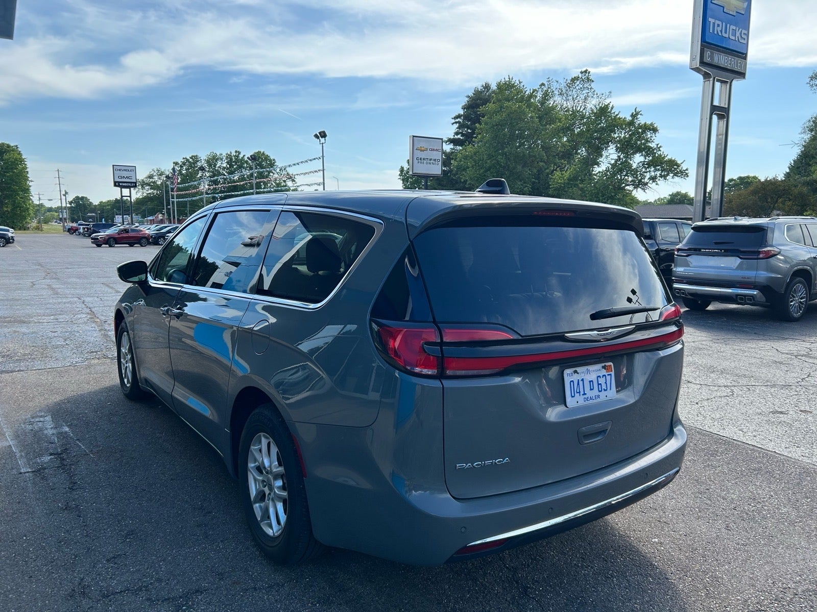 2023 Chrysler Pacifica Touring L