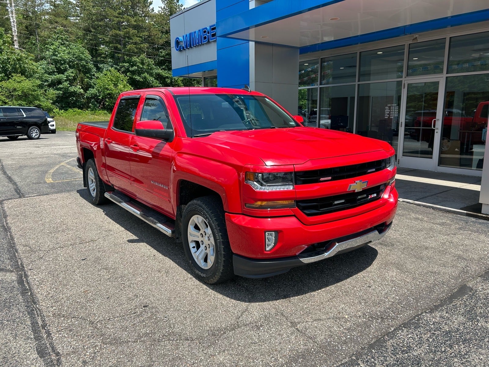 Used 2017 Chevrolet Silverado 1500 LT with VIN 3GCUKREC0HG476713 for sale in Dowagiac, MI